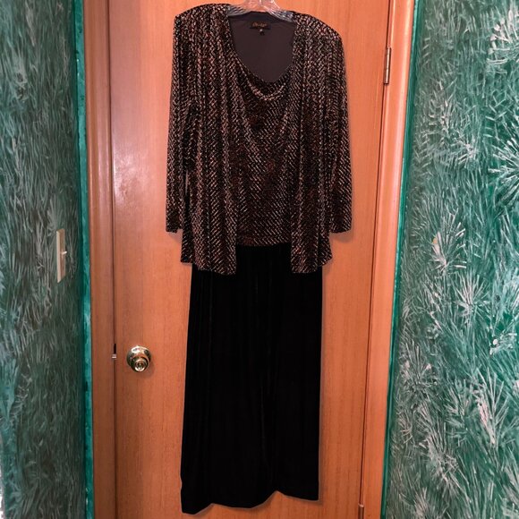 Oblique 2 piece Velvet Dress with cardigan - Picture 4 of 14